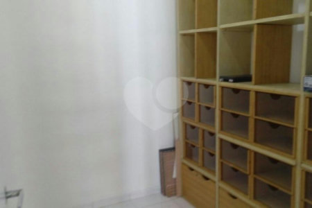 Apartamento à venda com 3 quartos, sendo 1 suíte,  em Campo Belo, São Paulo, SP