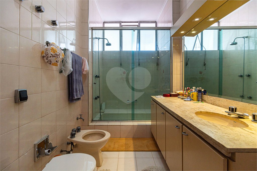Apartamento à venda ou para alugar com 4 quartos, sendo 1 suíte,  em Jardim América, São Paulo, SP