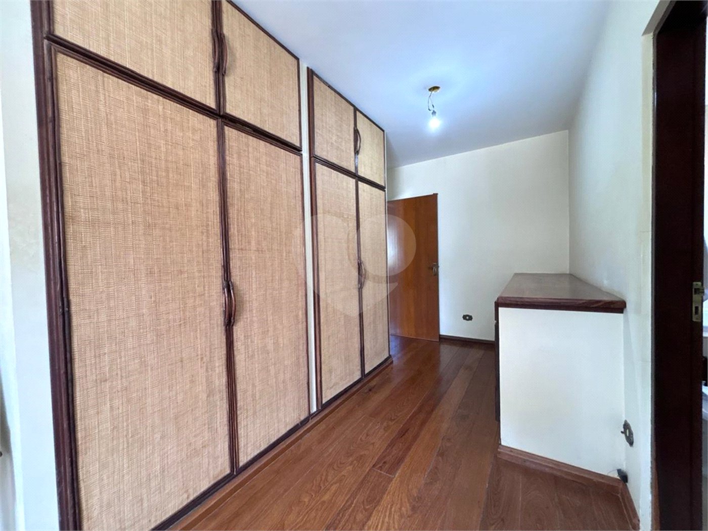 Casa à venda com 5 quartos, sendo 2 suítes,  em Jardim Maristela, Atibaia, SP