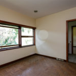 Casa à venda com 5 quartos, sendo 3 suítes, no condomínio Chácara Flora, São Paulo - SP