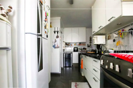 Apartamento à venda com 3 quartos, sendo 1 suíte, em Itaim Bibi, São Paulo, SP