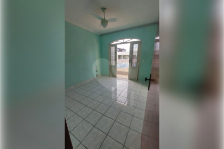 Casa à venda com 3 quartos, sendo 1 suíte, em Vila Nova Sorocaba, Sorocaba, SP