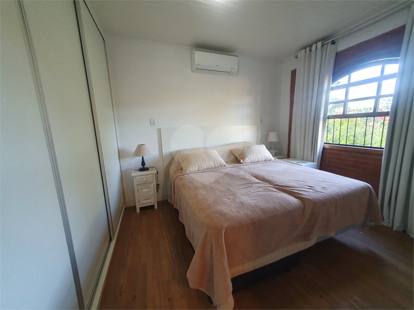 Casa à venda com 4 quartos, sendo 2 suítes,  no condomínio Vinhas da Vista Alegre - Lado Café, Vinhedo - SP