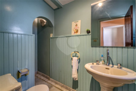 Casa à venda com 6 quartos, sendo 2 suítes, no condomínio Chácara Flora, São Paulo - SP
