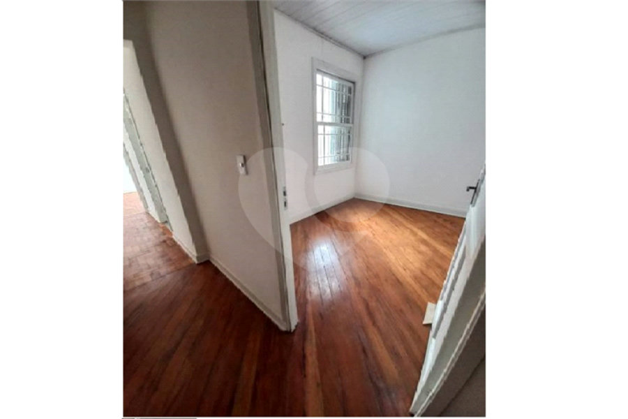 Sobrado à venda com 3 quartos em Bom Retiro, São Paulo, SP