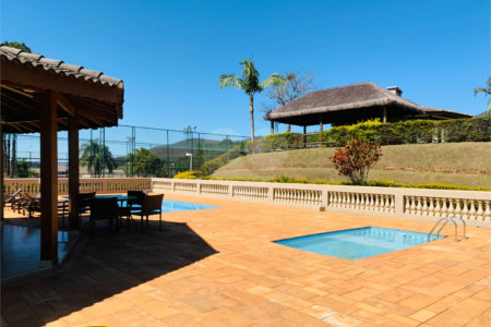 Casa à venda com 4 suítes no condomínio Osato, Atibaia - SP