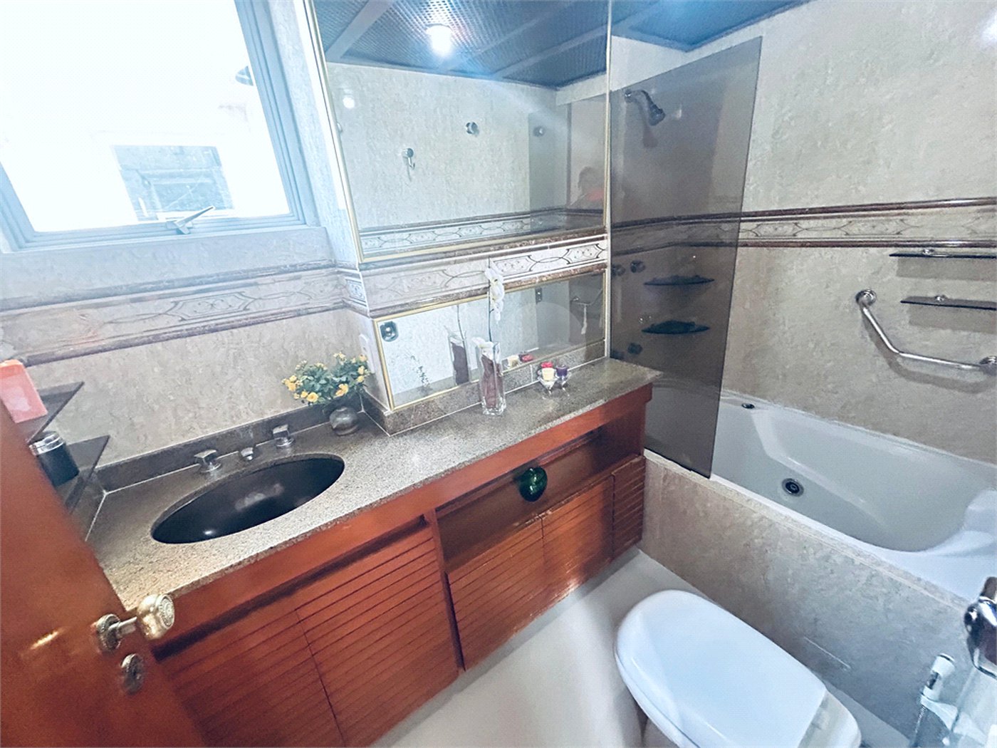 Apartamento à venda com 4 quartos, sendo 1 suíte, em Tijuca, Rio de Janeiro, RJ