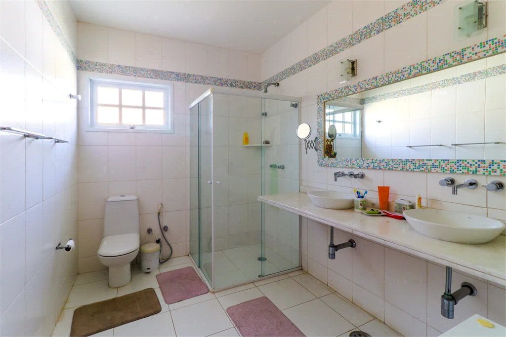 Sobrado à venda ou para alugar com 4 quartos, sendo 3 suítes, em Vila Madalena, São Paulo, SP