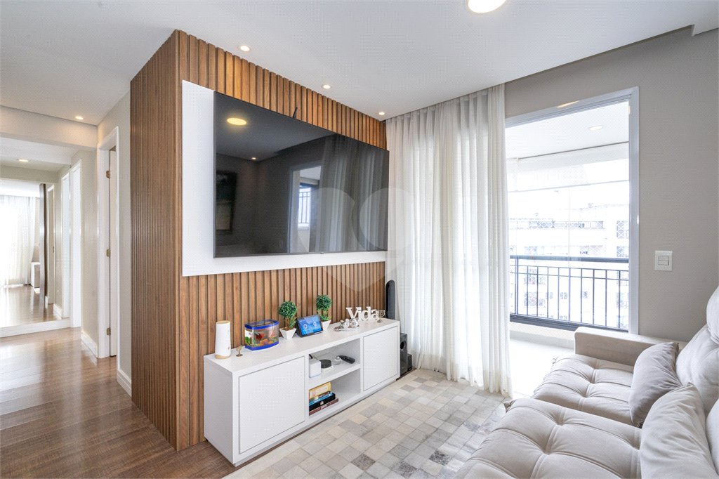 Apartamento à venda com 3 quartos, sendo 1 suíte,  em Jardim Parque Morumbi, São Paulo, SP