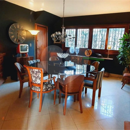 Casa à venda com 5 suítes em Jardim Leonor, São Paulo, SP