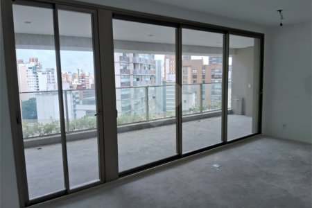 Apartamento à venda com 3 suítes em Moema, São Paulo, SP