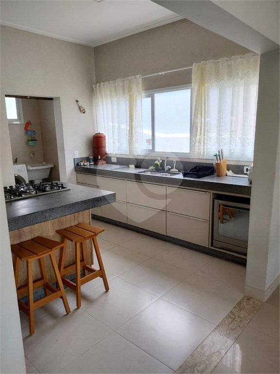 Casa à venda com 4 quartos, sendo 2 suítes, no condomínio Residencial Villaggio Paradiso, Itatiba - SP