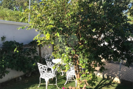 Casa à venda com 5 quartos, sendo 3 suítes, em Loteamento Jardim Morumbi, Atibaia, SP