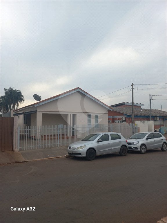 Casa à venda com 3 quartos no Centro, Inocência, MS