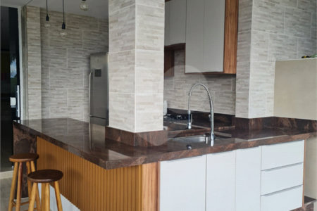 Casa à venda com 6 quartos, sendo 4 suítes, no condomínio Alpes D Ouro, Bom Jesus dos Perdões - SP