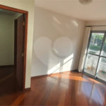 Apartamento à venda com 3 quartos, sendo 1 suíte, em Vila Paulicéia, São Paulo, SP