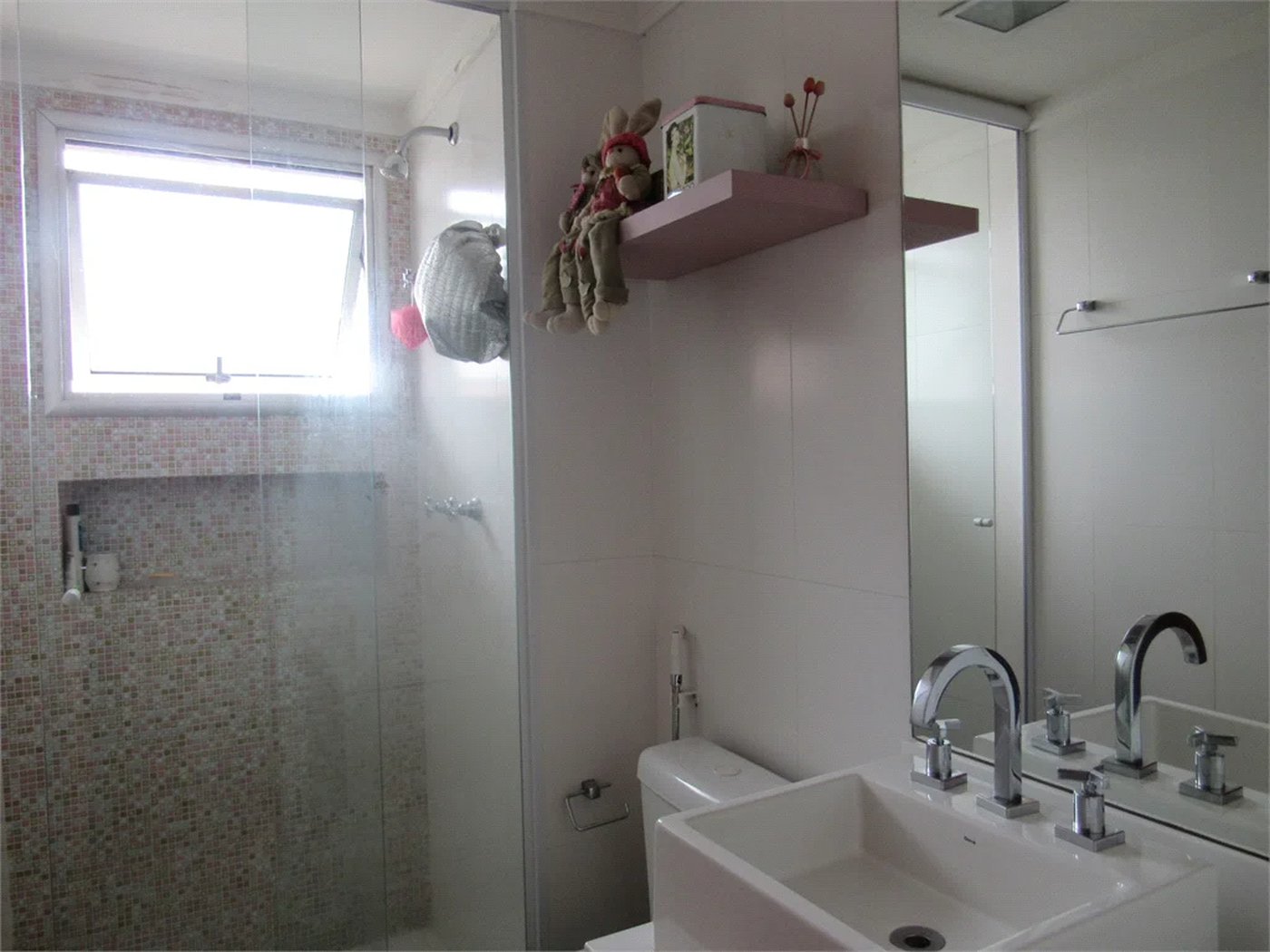 Apartamento à venda com 4 quartos, sendo 3 suítes,  em Jardim Londrina, São Paulo, SP