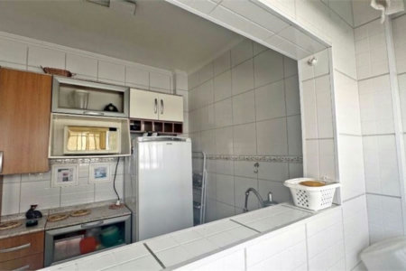 Apartamento Residencial à venda, Vila Guilhermina, Praia Grande - AP0381.
