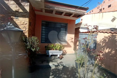 Casa à venda com 3 quartos, sendo 1 suíte,  no Centro, Mogi das Cruzes, SP