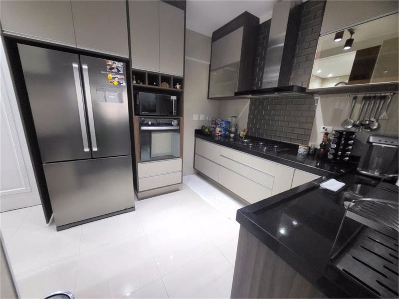 Apartamento Residencial à venda, Itararé, São Vicente - AP1404.