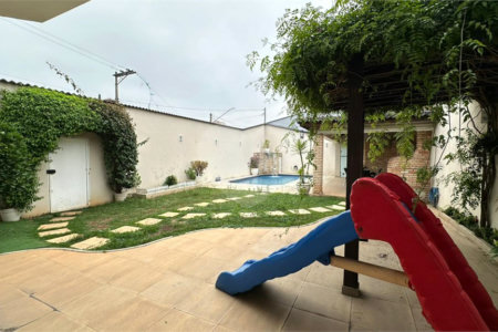 Casa à venda com 4 quartos, sendo 3 suítes, em Vila Galvão, Guarulhos, SP
