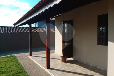 Casa à venda com 3 quartos, sendo 1 suíte, no condomínio Marf Ii, Bom Jesus dos Perdões - SP