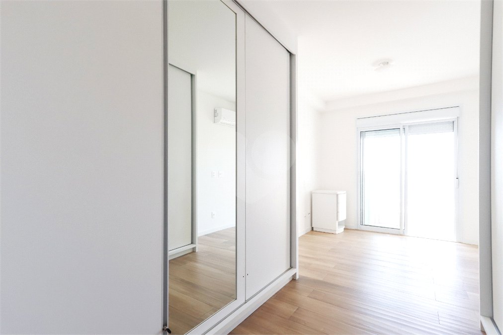 Apartamento à venda com 3 suítes em Vila Anastácio, São Paulo, SP