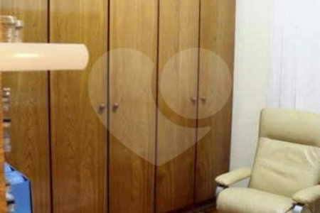 Casa à venda com 3 quartos, sendo 1 suíte, em Vila das Mercês, São Paulo, SP