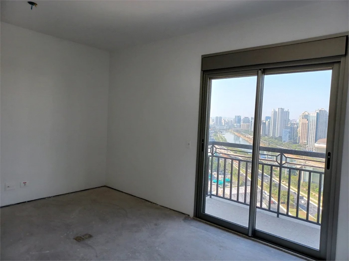 Apartamento à venda com 4 suítes em Real Parque, São Paulo, SP