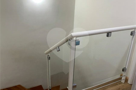 Casa à venda com 3 quartos, sendo 1 suíte, no condomínio Vida Verde 1, Suzano - SP