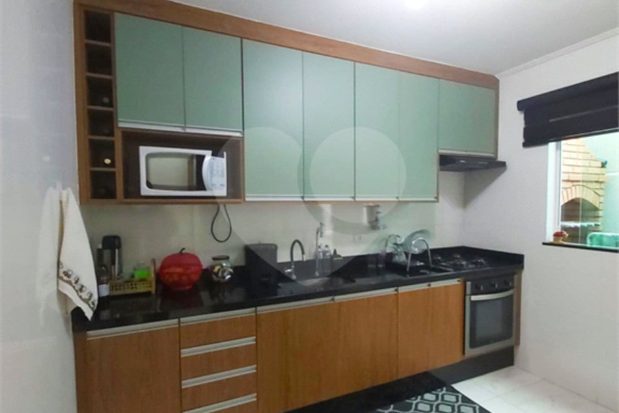 Sobrado à venda com 2 suítes em Vila Constança, São Paulo, SP