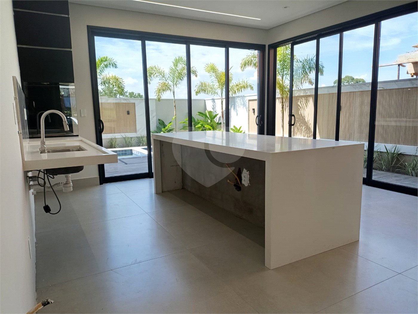 Casa à venda com 3 suítes no condomínio Villa Sapezal, Indaiatuba - SP
