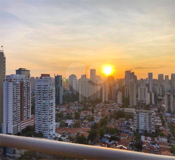 Apartamento à venda com 3 suítes em Brooklin, São Paulo, SP