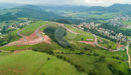 Terreno à venda no Centro, Bom Jesus dos Perdões, SP