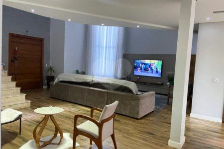Casa à venda com 5 suítes no condomínio Residencial Fazenda Alta Vista, Salto de Pirapora - SP