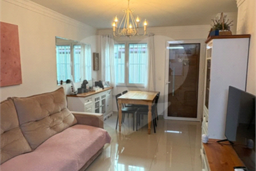 Casa à venda com 2 suítes no condomínio Santana, São Paulo - SP
