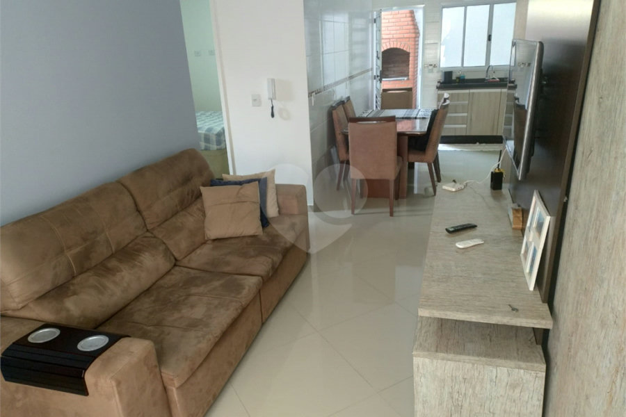 Casa à venda com 2 quartos, sendo 1 suíte, no condomínio Residencial Karen, São Paulo - SP