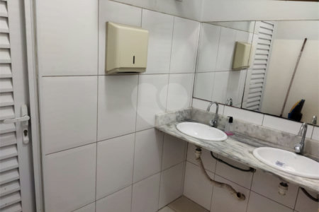 Vende Sobrado com 180m² - Vila Santa Catarina