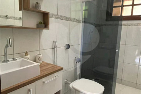 Casa à venda com 4 quartos, sendo 2 suítes, em Caravelas, Armação dos Búzios, RJ