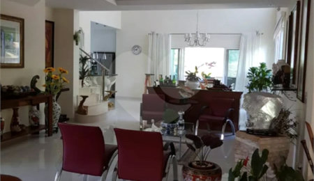 Casa à venda com 4 suítes no condomínio Monte Samkhya, Serra Negra - SP