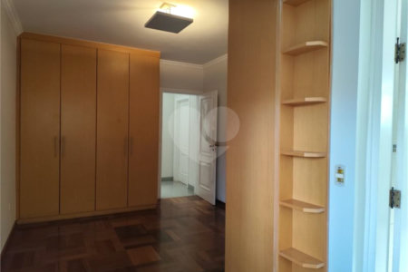 Casa à venda com 4 suítes em Marambaia, Vinhedo, SP