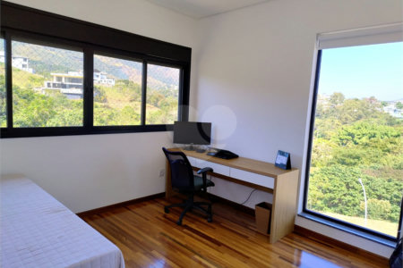 Casa à venda ou para alugar com 4 suítes no condomínio Itaporã, Atibaia - SP