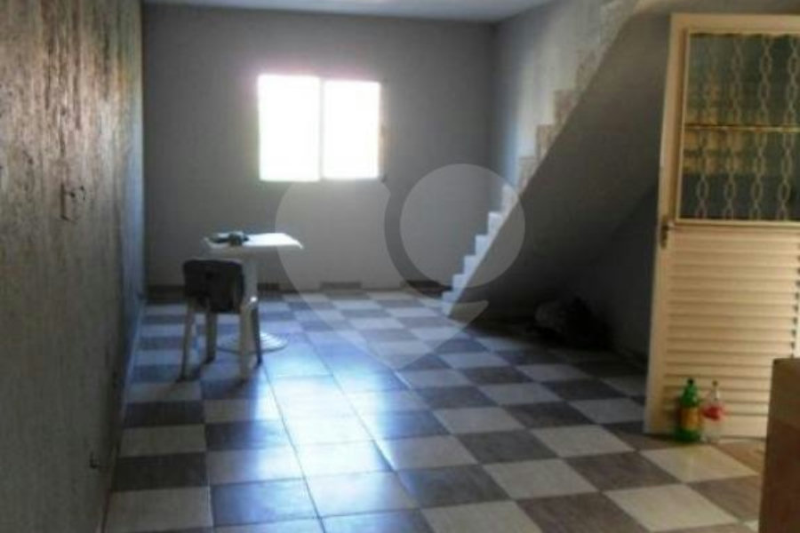 Sobrado à venda com 3 quartos, sendo 1 suíte, em Parque Continental, Guarulhos, SP