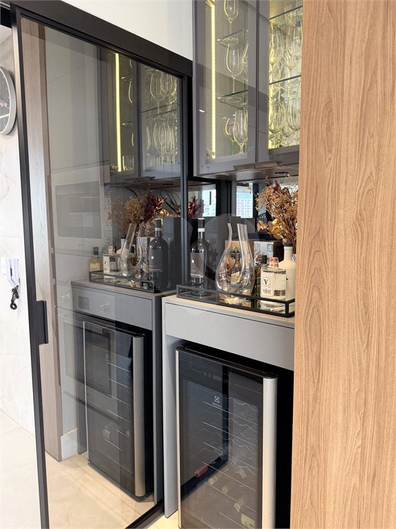 Apartamento à venda com 3 suítes em Vila Romana, São Paulo, SP
