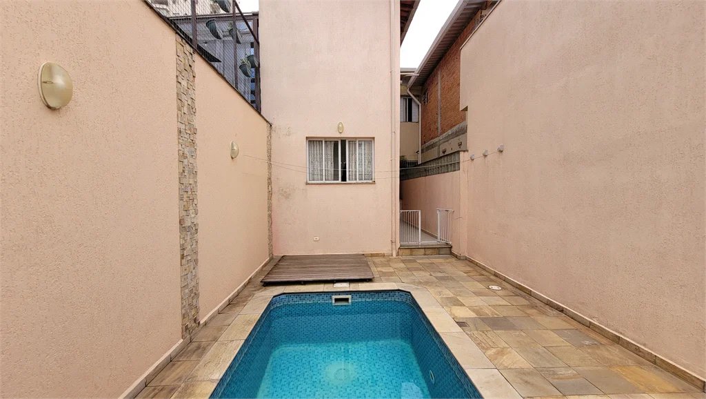 Sobrado à venda com 3 quartos, sendo 1 suíte, em Vila Romana, São Paulo, SP