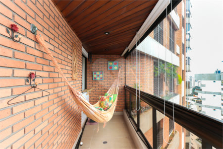 Apartamento à venda com 3 quartos, sendo 2 suítes, em Campo Belo, São Paulo, SP