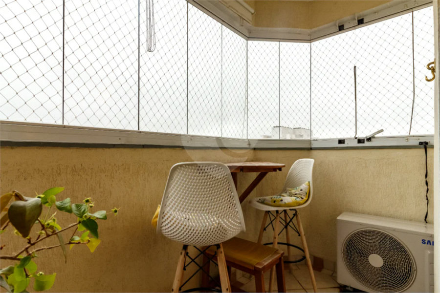 Vila Clementino - Apartamento na Rua Loefgren | 80 m² | 3 Dormitórios | 1 Suíte | 2 Vagas | Último Andar