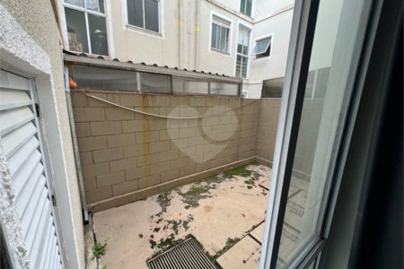 Apartamento térreo com 2 dormitórios