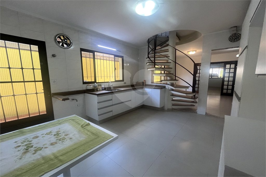 Sobrado à venda com 5 quartos, sendo 2 suítes,  em Jaçanã, São Paulo, SP