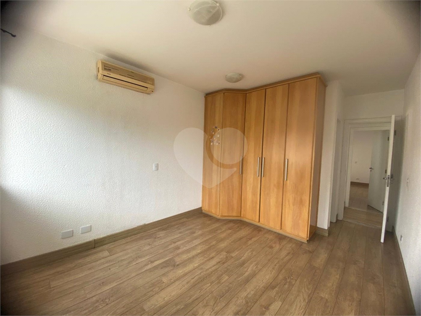 Casa para alugar com 3 suítes no condomínio Angelo Vial, Sorocaba - SP